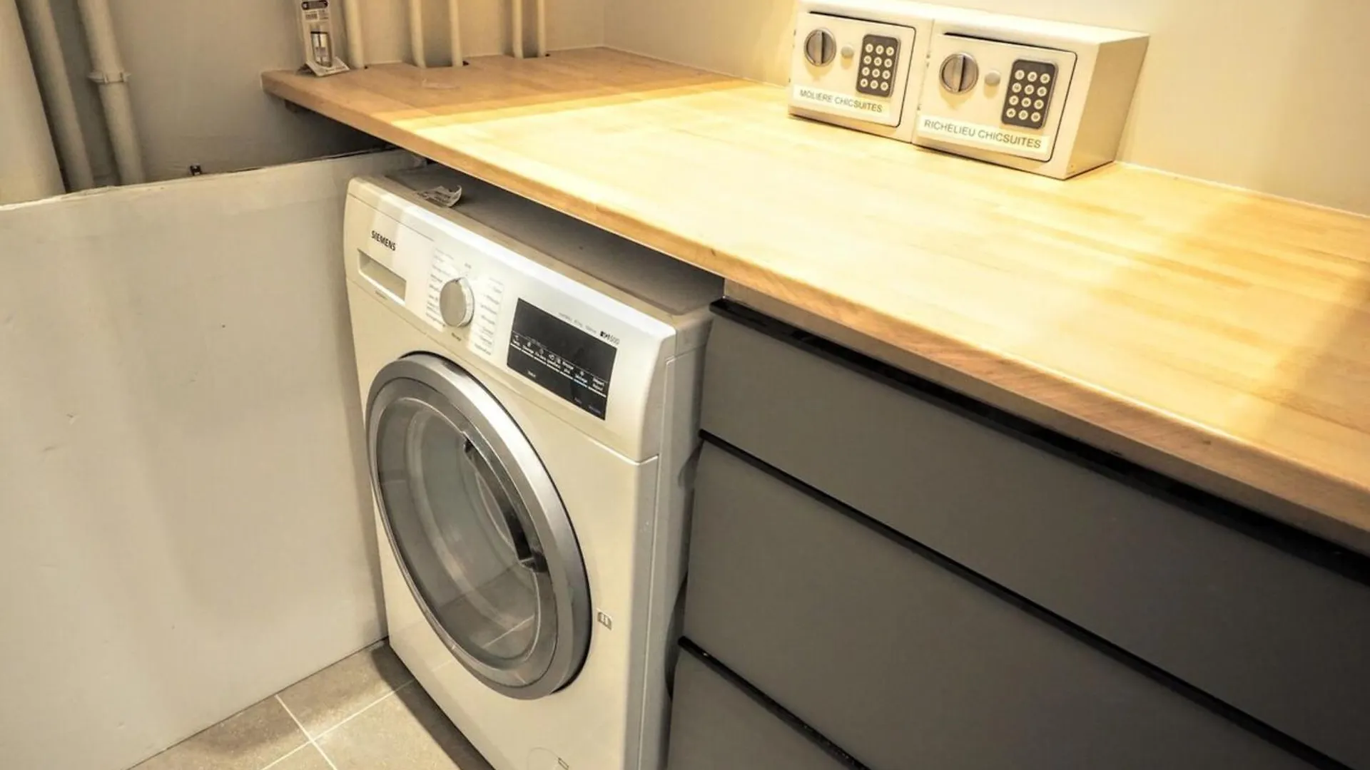Moliere Chicsuites Apartment Paris