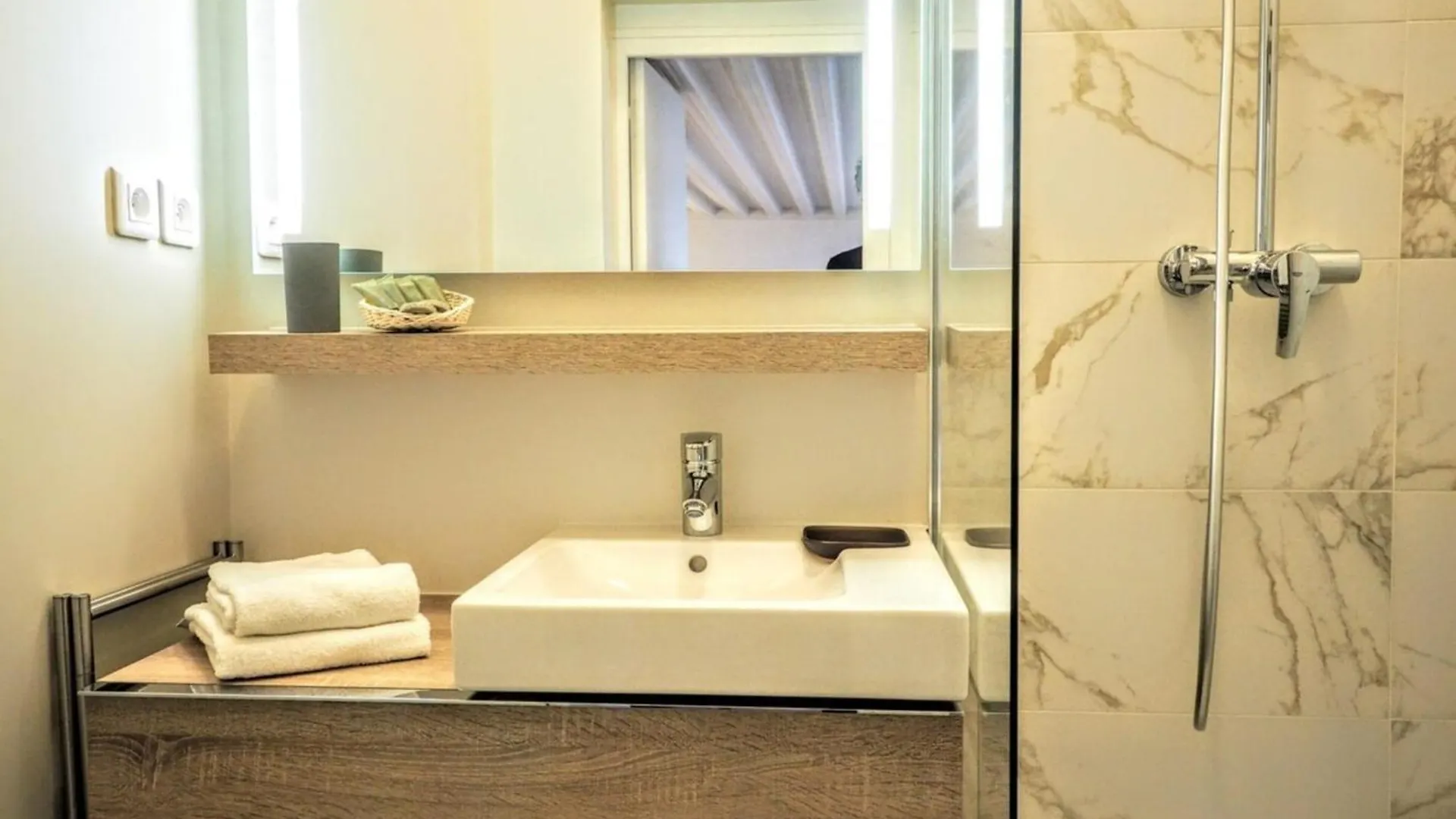 Moliere Chicsuites Apartment *