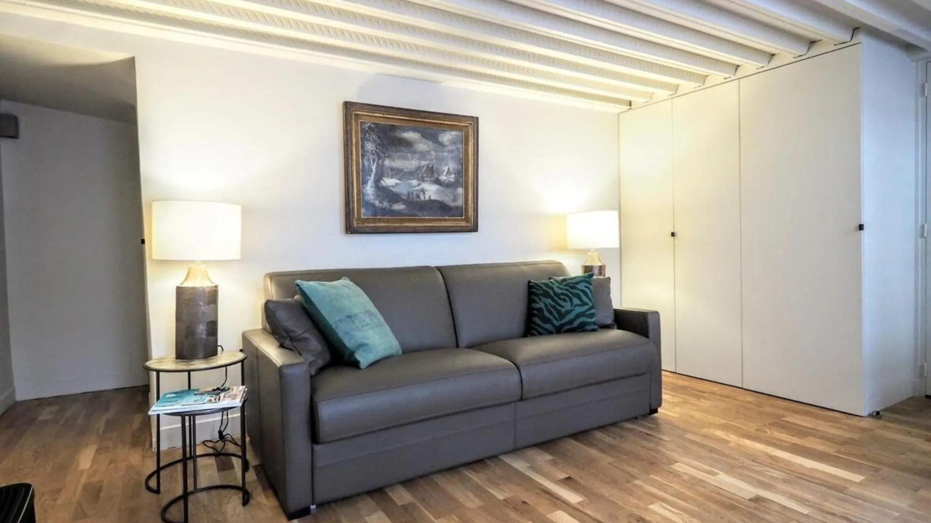 Moliere Chicsuites * Paris